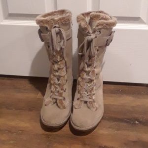 Fur boots with wedge heel
